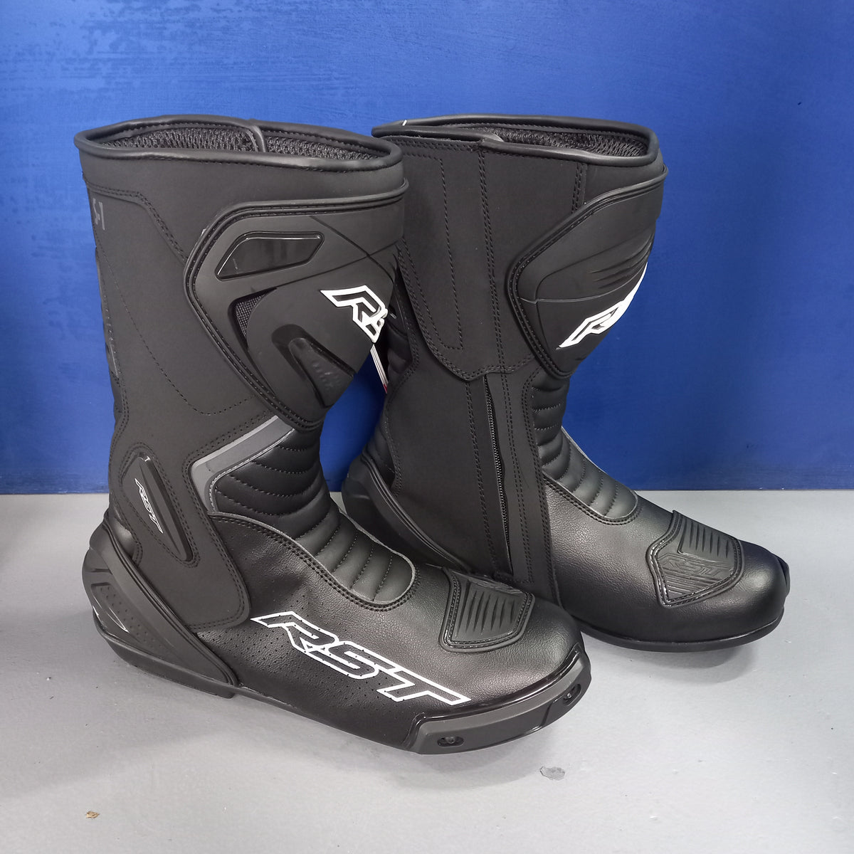 Ce boots 2025